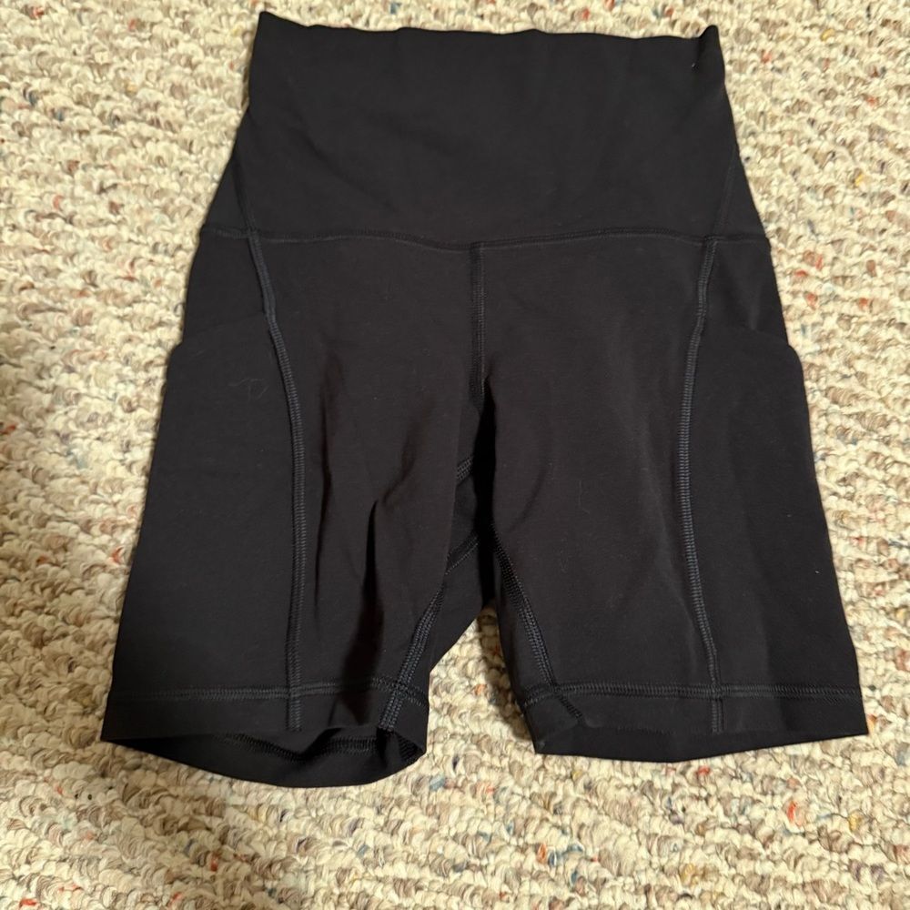 Lululemon Align High Rise Short 6" *Pockets
Black- Size 0 - Picture 2 of 5